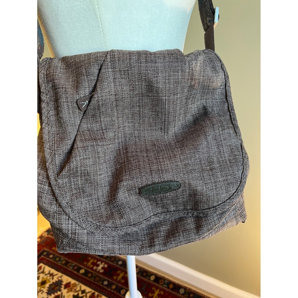 Keen Gray Textured Crossbody‎ Messenger Bag Adjustable Patterned Strap Women